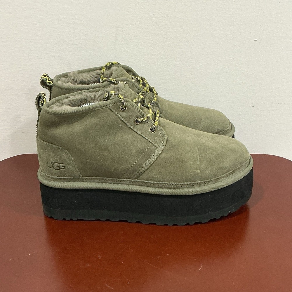 UGG Neumel Heritage Platform Chukka Boots Suede Women's Size 10 1130604 Olive